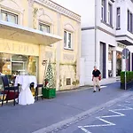Szálloda Alpha