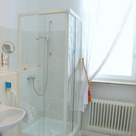 Alpha Hotell 3*
