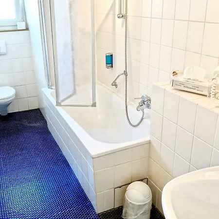 Alpha Hotell 3*