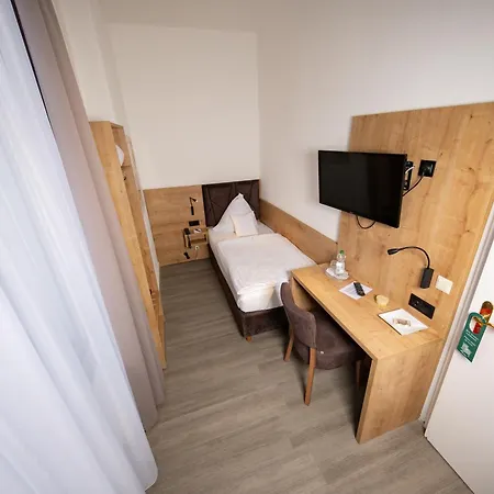 Alpha 3* Hannover