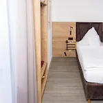 Alpha Hotel 3*