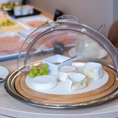 Alpha מלון הנובר