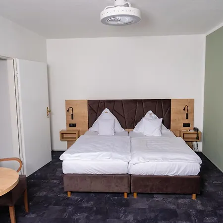 Hotel Alpha 3*