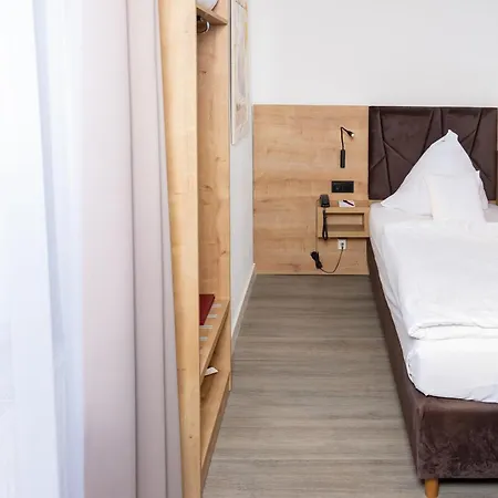 Alpha Hotel 3*